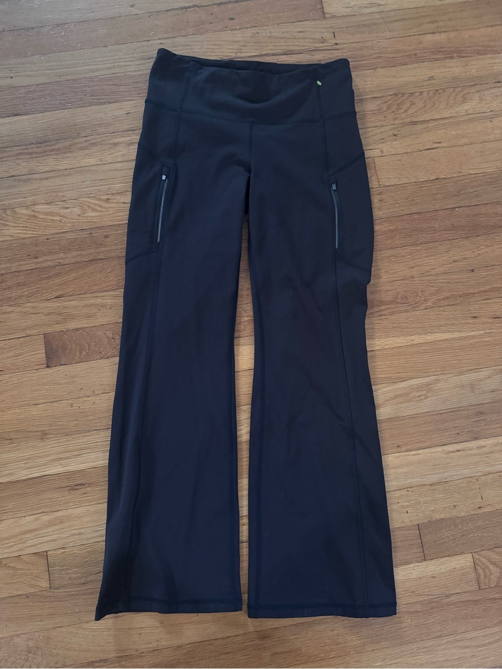 Athleta Bootcut Black Activewear Pants Zip Pocket Stretch Size M petite women